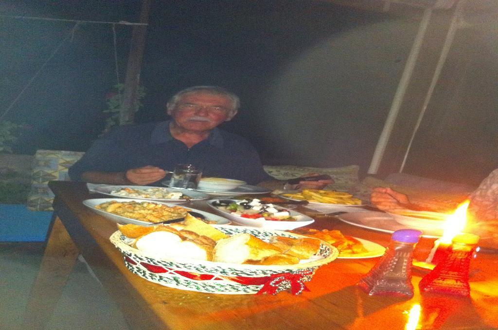 Likya Pansiyon Kaleucagız Exteriör bild